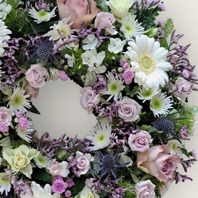 Lilac and Cream Mixed Wreath