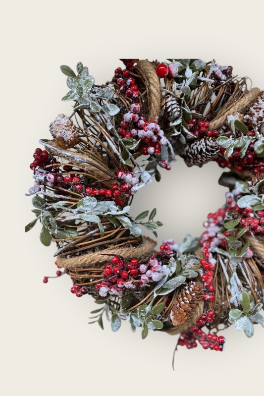 Berry and Rope Artificial Christmas wreath