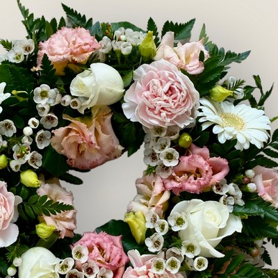 Peach and White Mixed Wreath