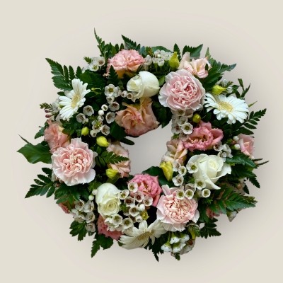 Peach and White Mixed Wreath